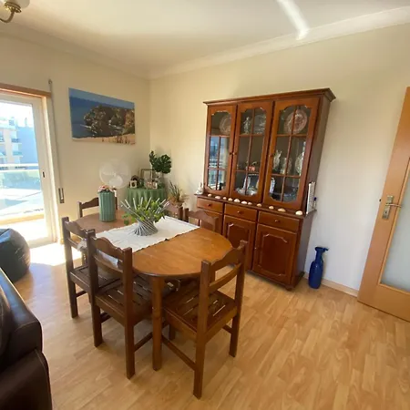 アパート Two Bedroom With Pool *